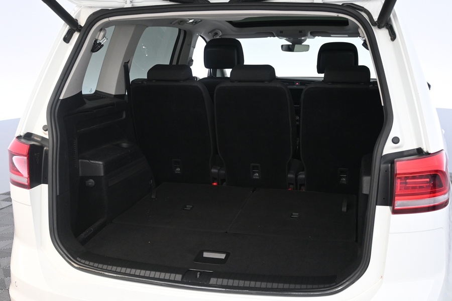 Volkswagen Touran vaihtoauto