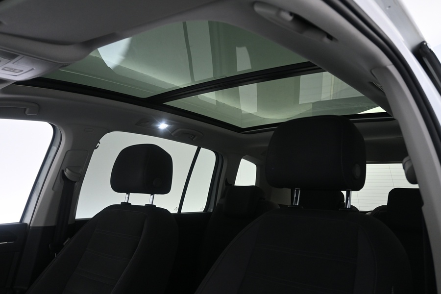 Volkswagen Touran vaihtoauto