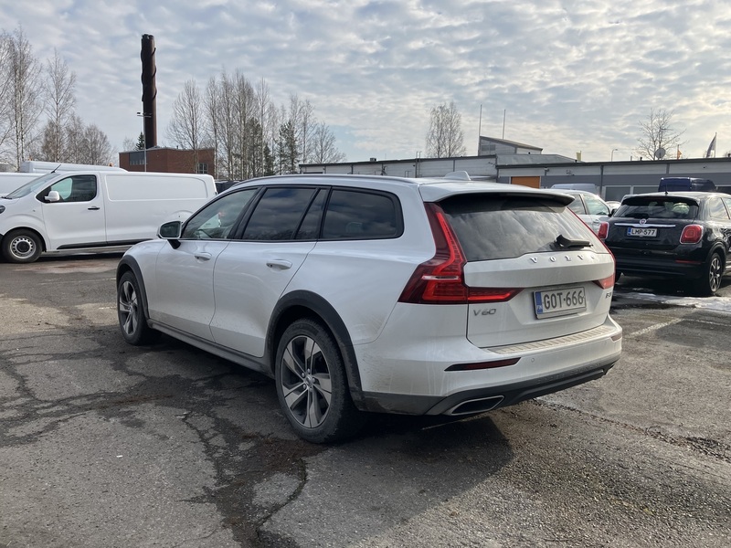 Volvo V60 Cross Country vaihtoauto