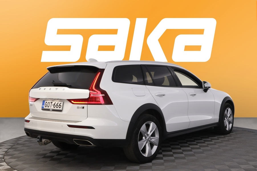 Volvo V60 Cross Country vaihtoauto