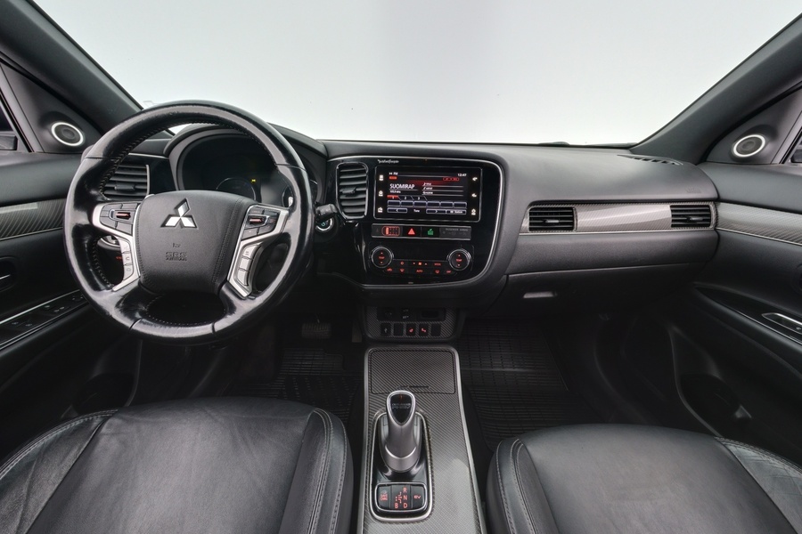 Mitsubishi Outlander PHEV vaihtoauto