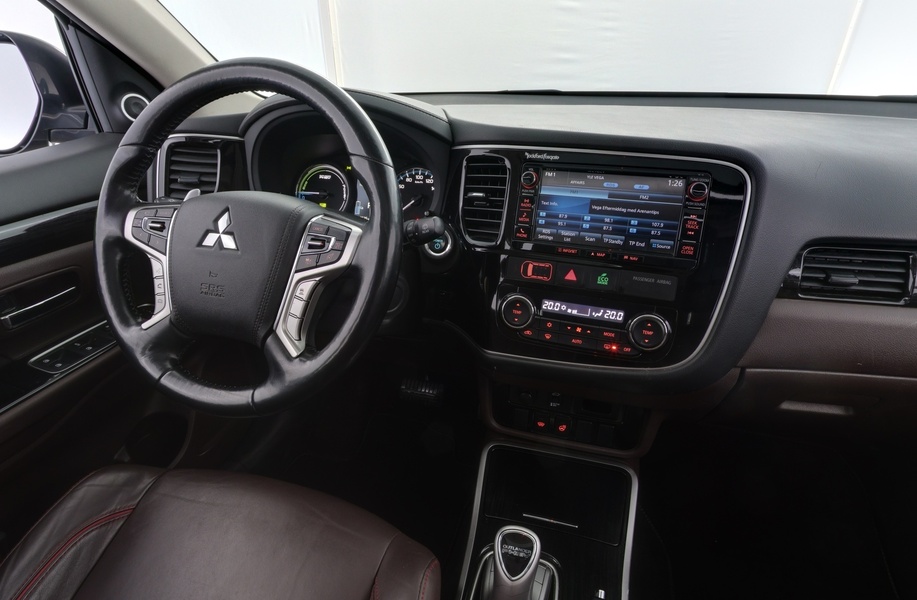 Mitsubishi Outlander PHEV vaihtoauto