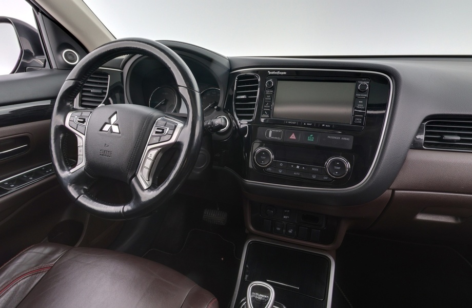 Mitsubishi Outlander PHEV vaihtoauto