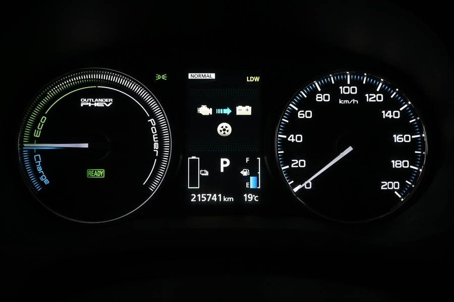 Mitsubishi Outlander PHEV vaihtoauto