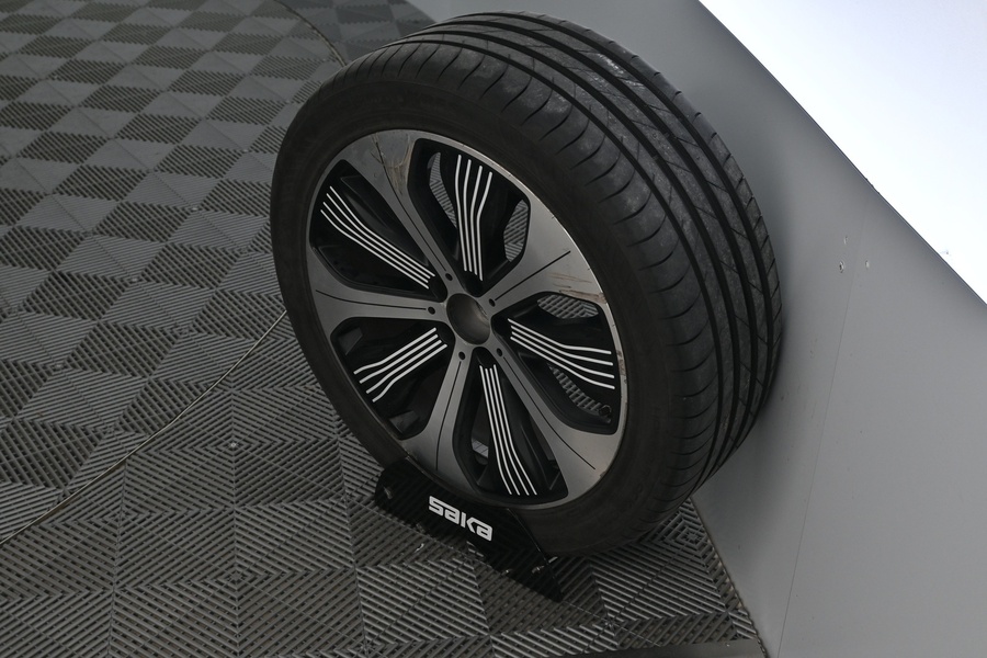 Mercedes-Benz EQC vaihtoauto