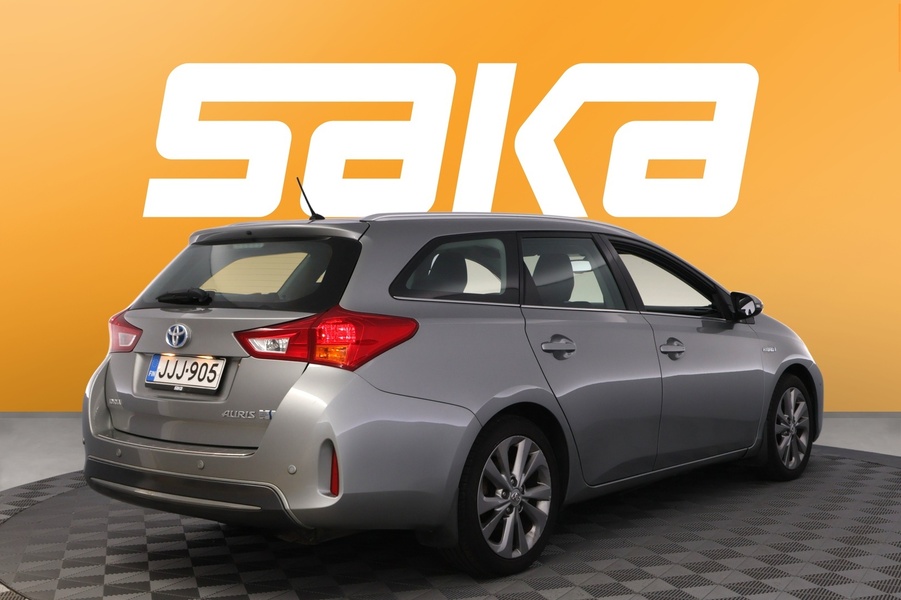 Toyota Auris vaihtoauto