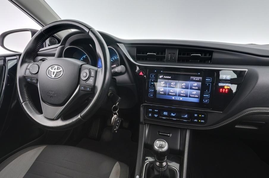 Toyota Auris vaihtoauto