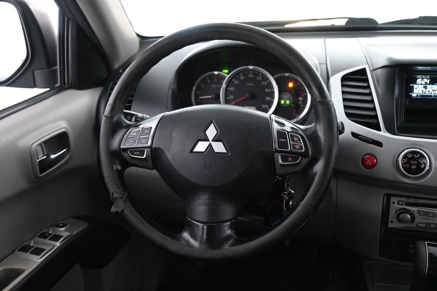 Mitsubishi L200 vaihtoauto