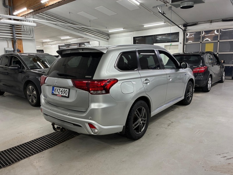 Mitsubishi Outlander vaihtoauto