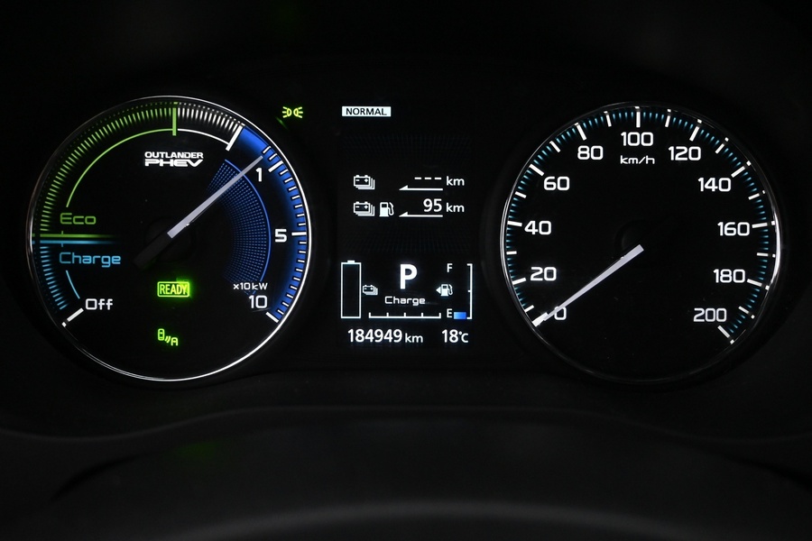 Mitsubishi Outlander PHEV vaihtoauto