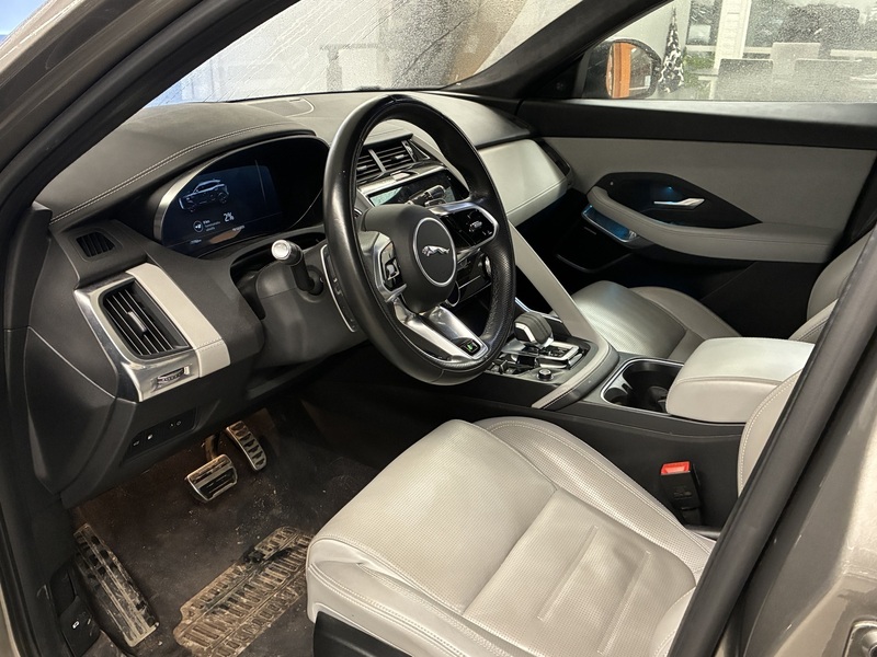 Jaguar E-PACE vaihtoauto