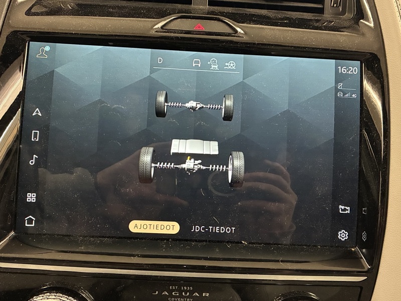 Jaguar E-PACE vaihtoauto