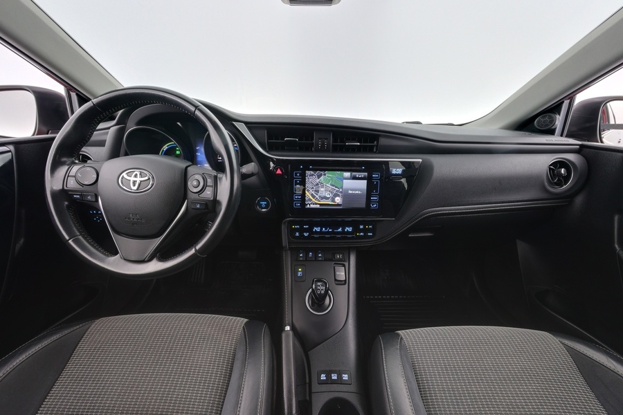 Toyota Auris vaihtoauto