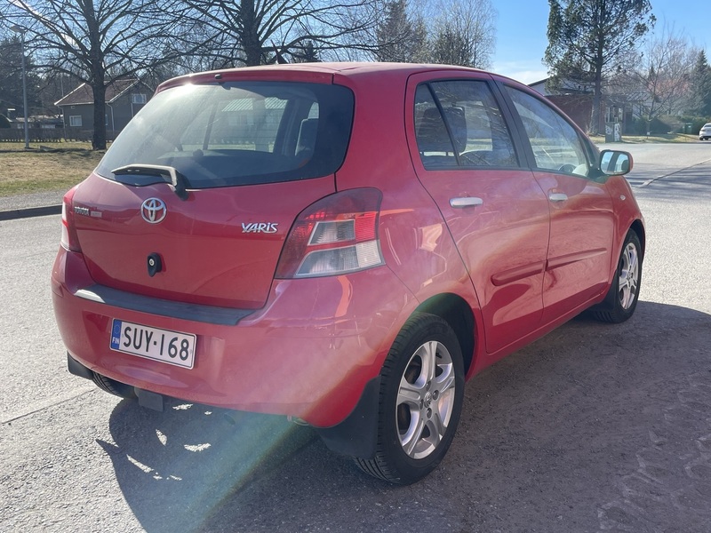 Toyota Yaris vaihtoauto