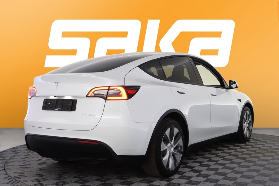 Tesla Model Y vaihtoauto