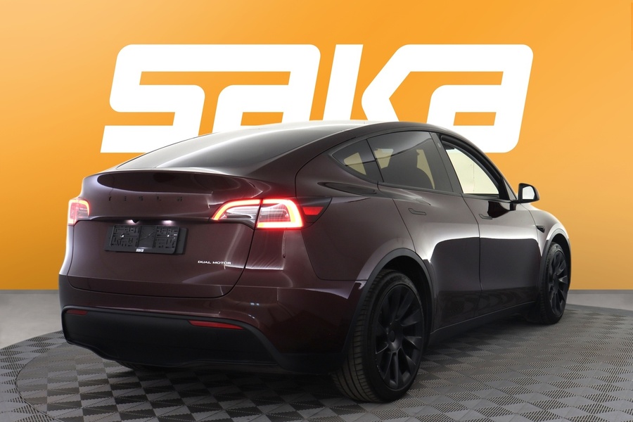 Tesla Model Y vaihtoauto