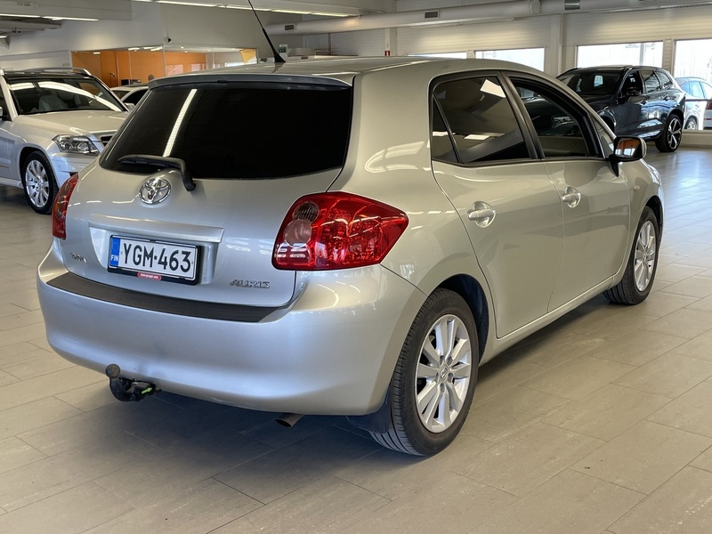 Toyota Auris vaihtoauto