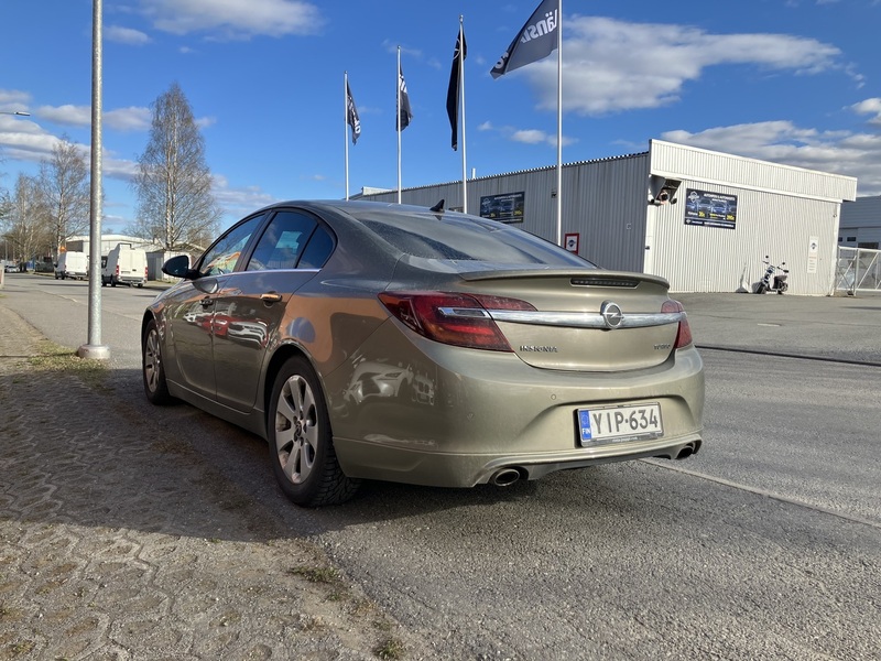 Opel Insignia vaihtoauto