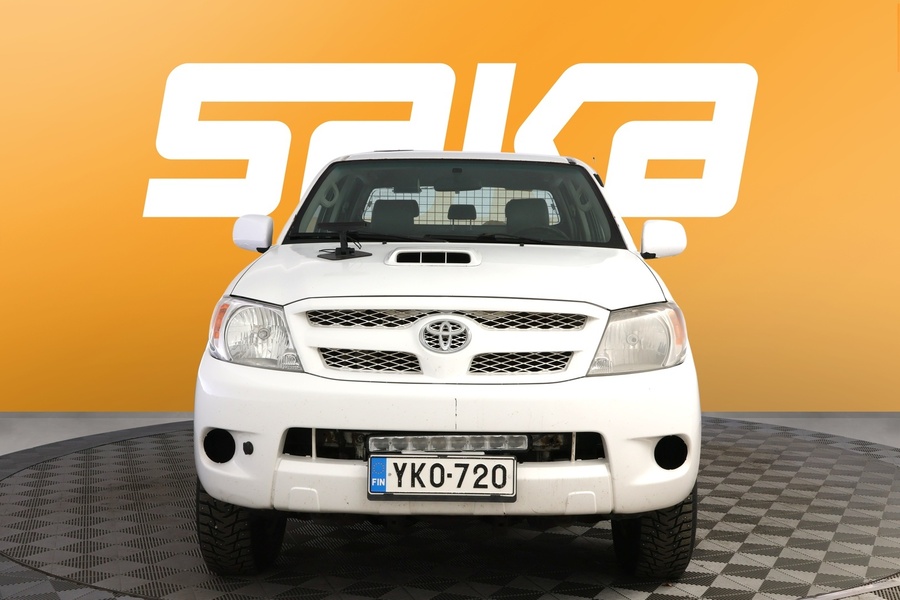 Toyota Hilux vaihtoauto