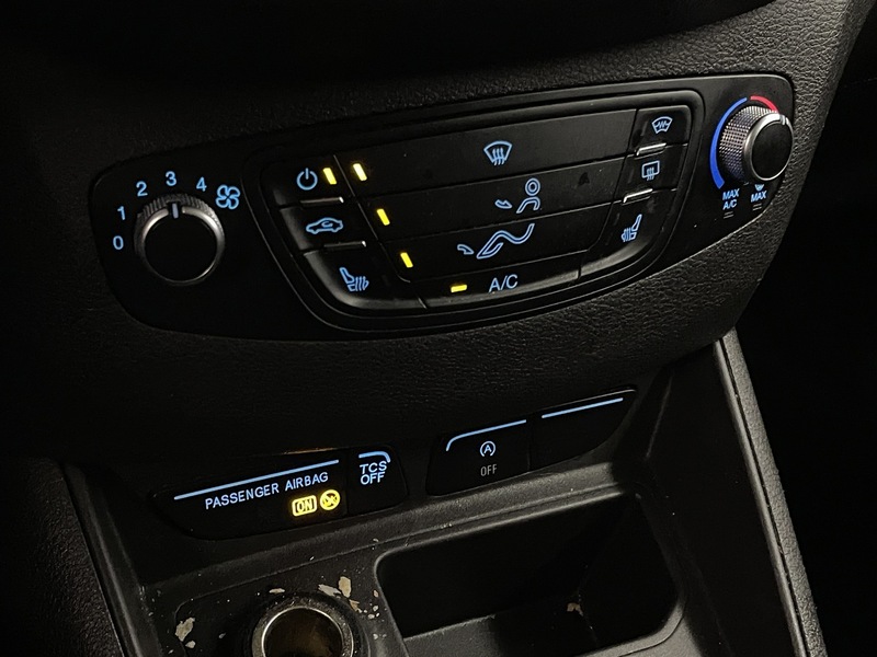 Ford Transit Courier vaihtoauto