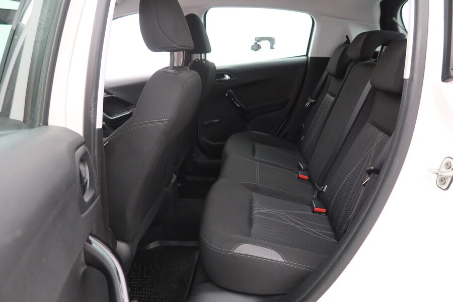 Peugeot 208 vaihtoauto