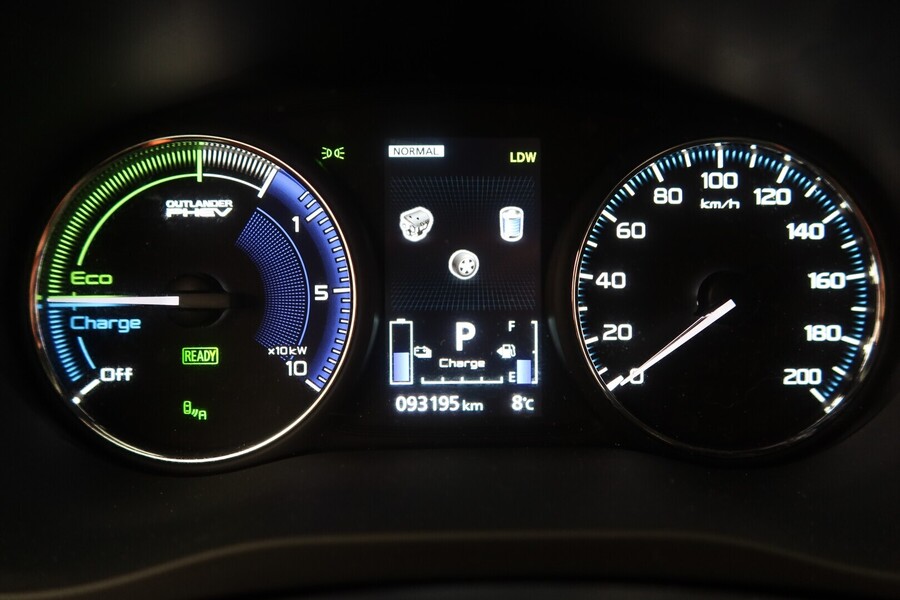 Mitsubishi Outlander PHEV vaihtoauto