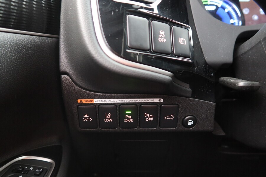 Mitsubishi Outlander PHEV vaihtoauto