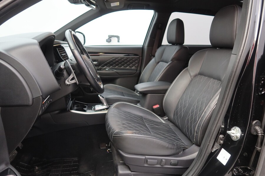 Mitsubishi Outlander PHEV vaihtoauto