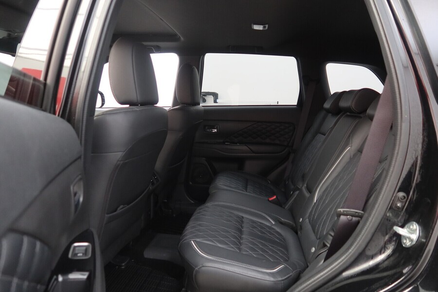 Mitsubishi Outlander PHEV vaihtoauto