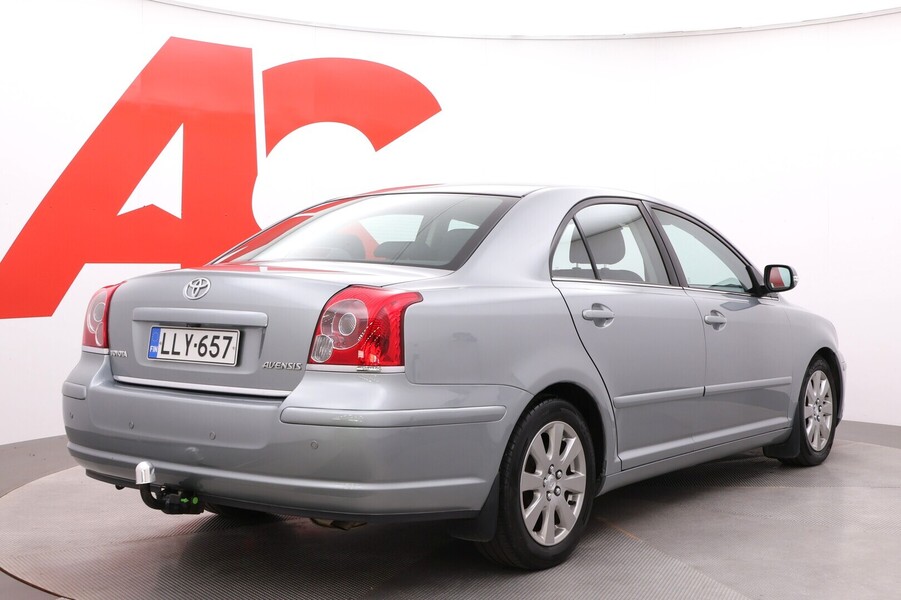 Toyota Avensis vaihtoauto