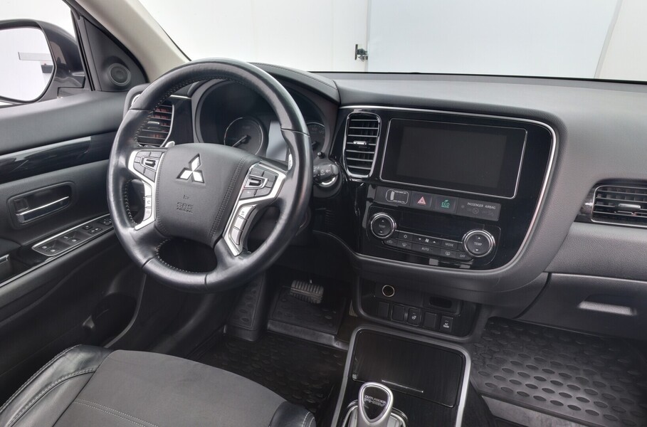 Mitsubishi Outlander PHEV vaihtoauto