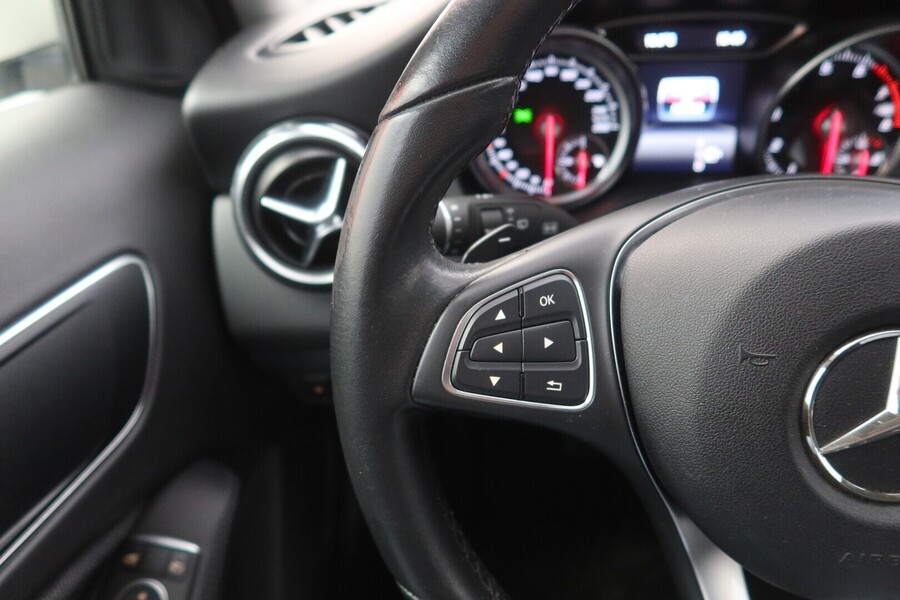 Mercedes-Benz GLA vaihtoauto