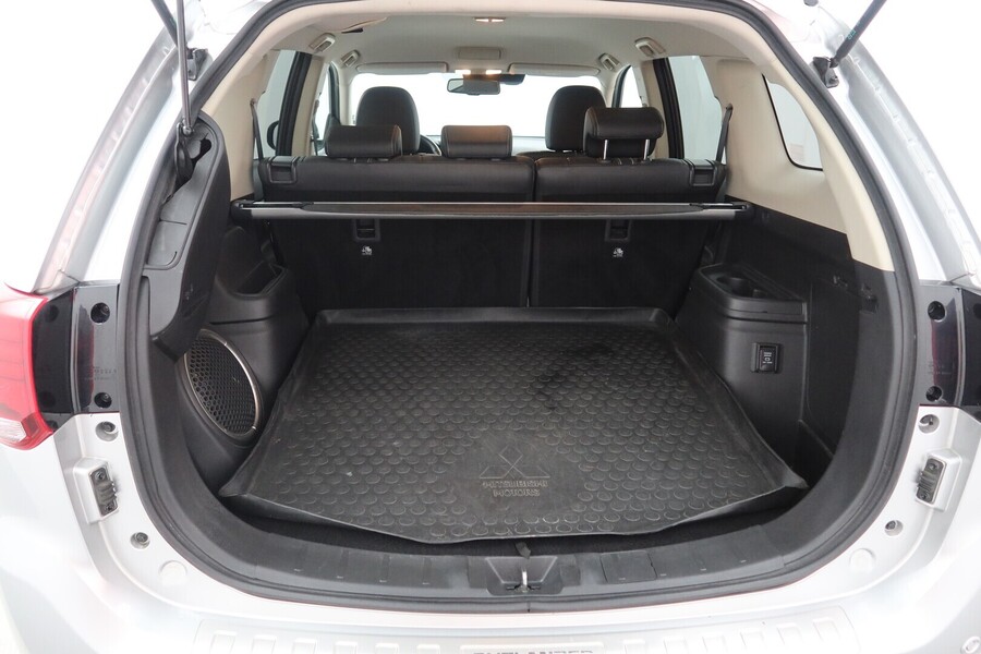 Mitsubishi Outlander PHEV vaihtoauto