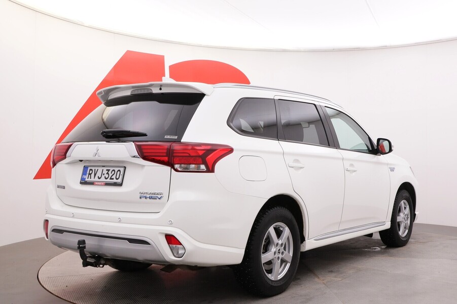 Mitsubishi Outlander PHEV vaihtoauto