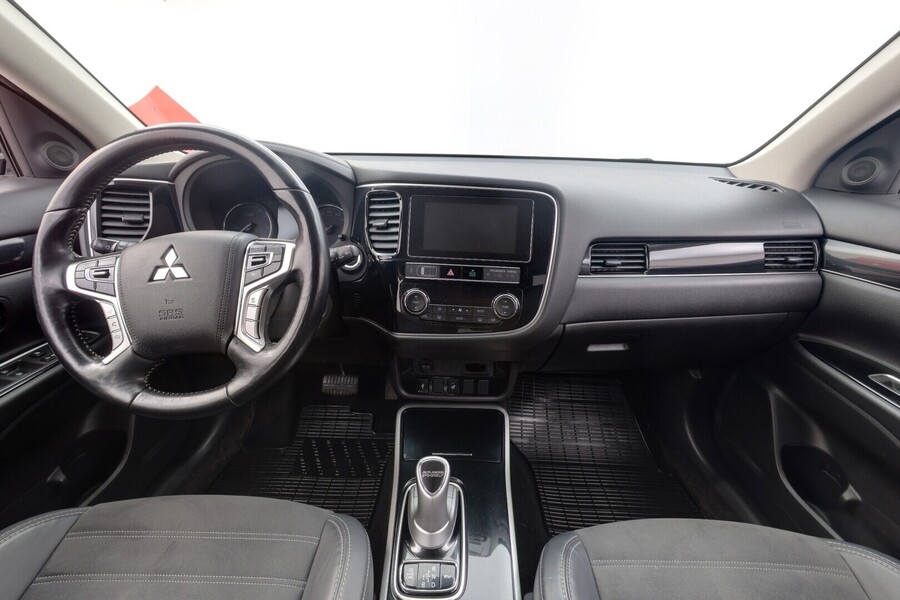 Mitsubishi Outlander PHEV vaihtoauto