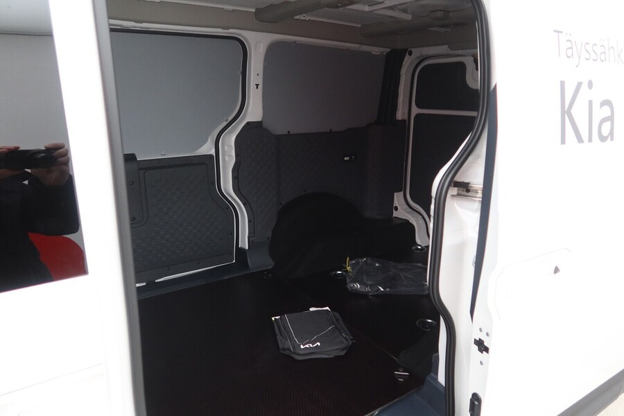 Kia PV5 Cargo vaihtoauto