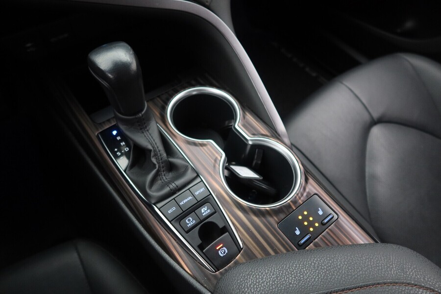 Toyota Camry vaihtoauto