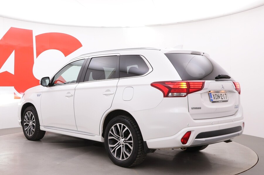 Mitsubishi Outlander PHEV vaihtoauto