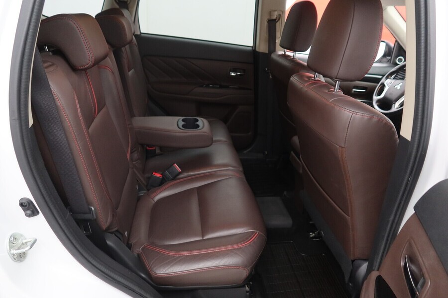 Mitsubishi Outlander PHEV vaihtoauto