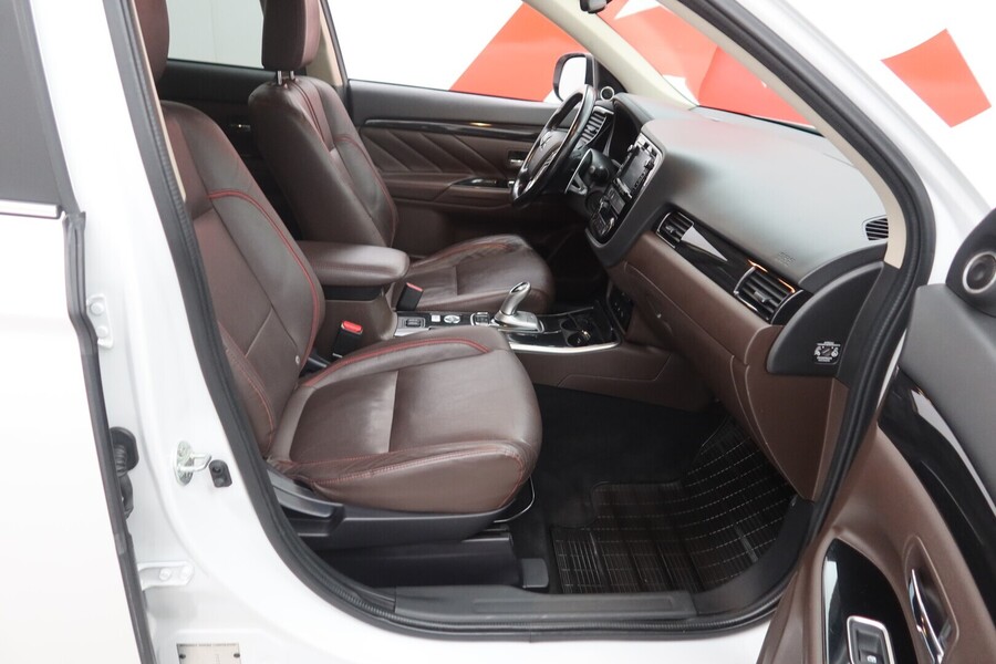 Mitsubishi Outlander PHEV vaihtoauto