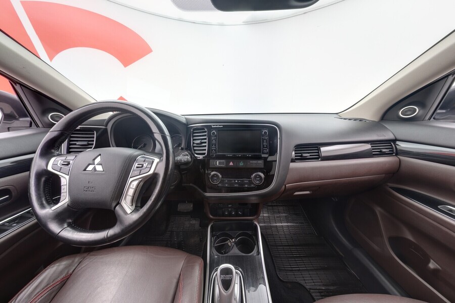 Mitsubishi Outlander PHEV vaihtoauto