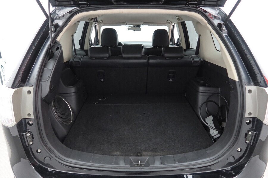 Mitsubishi Outlander PHEV vaihtoauto