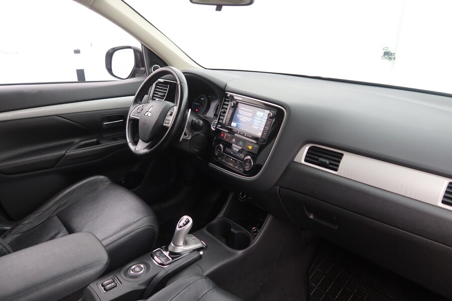 Mitsubishi Outlander PHEV vaihtoauto