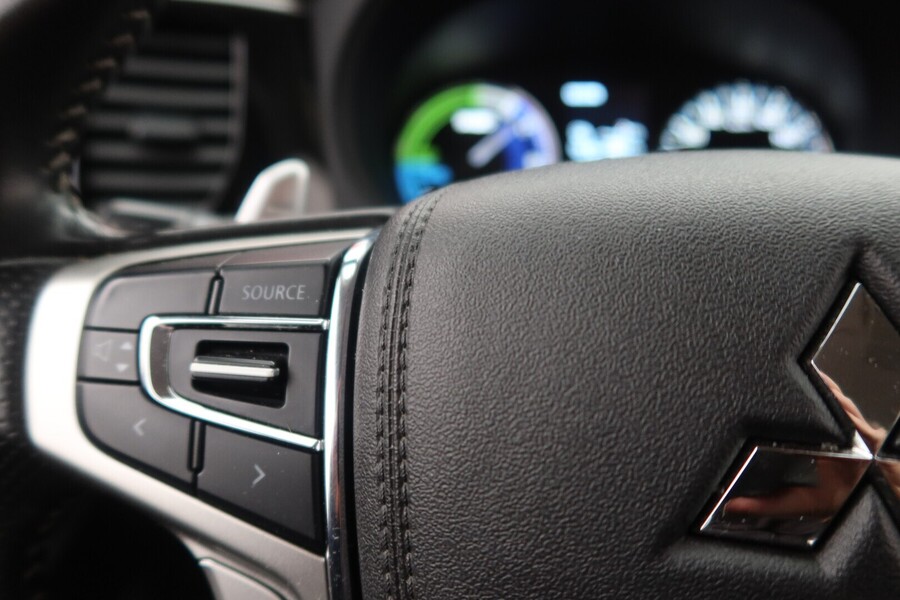 Mitsubishi Outlander PHEV vaihtoauto