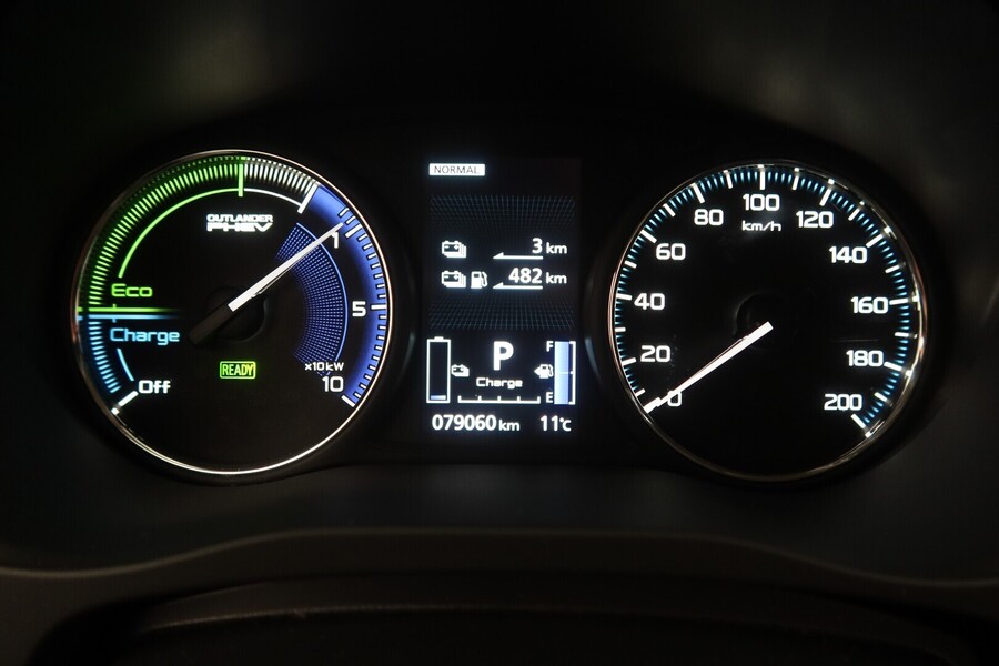 Mitsubishi Outlander PHEV vaihtoauto