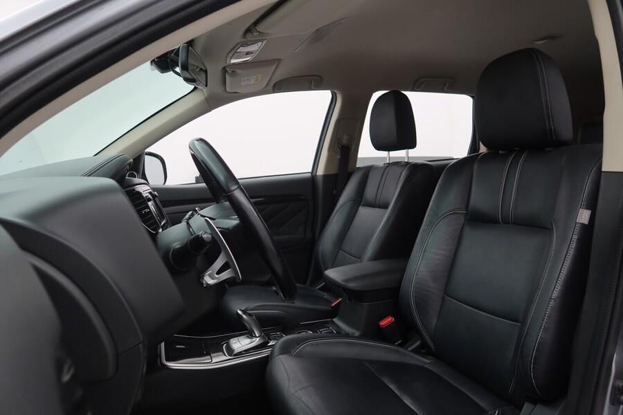 Mitsubishi Outlander PHEV vaihtoauto