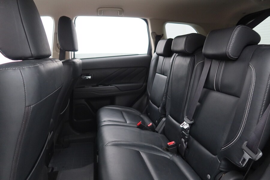 Mitsubishi Outlander PHEV vaihtoauto