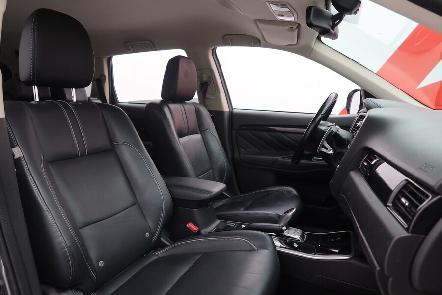 Mitsubishi Outlander PHEV vaihtoauto