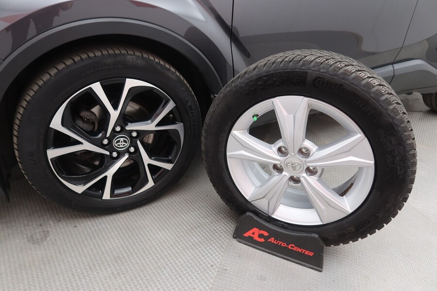 Toyota C-HR vaihtoauto