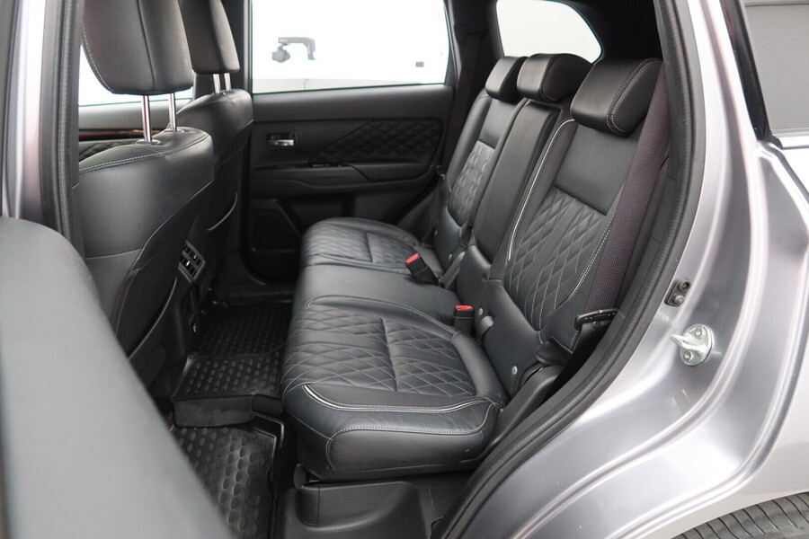 Mitsubishi Outlander PHEV vaihtoauto